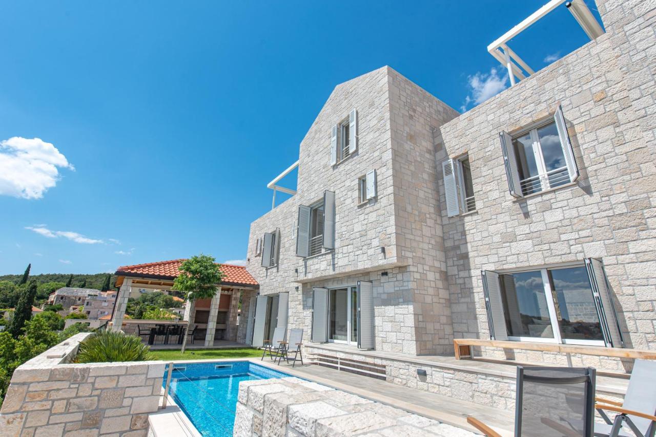 New Luxurious Villa Tinka - Sumartin Bagian luar foto